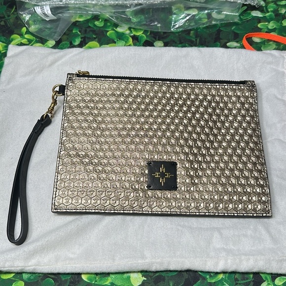 India Hicks Moonlight Metallic Gold Black Leather Clutch Wristlet NEW - Picture 5 of 16